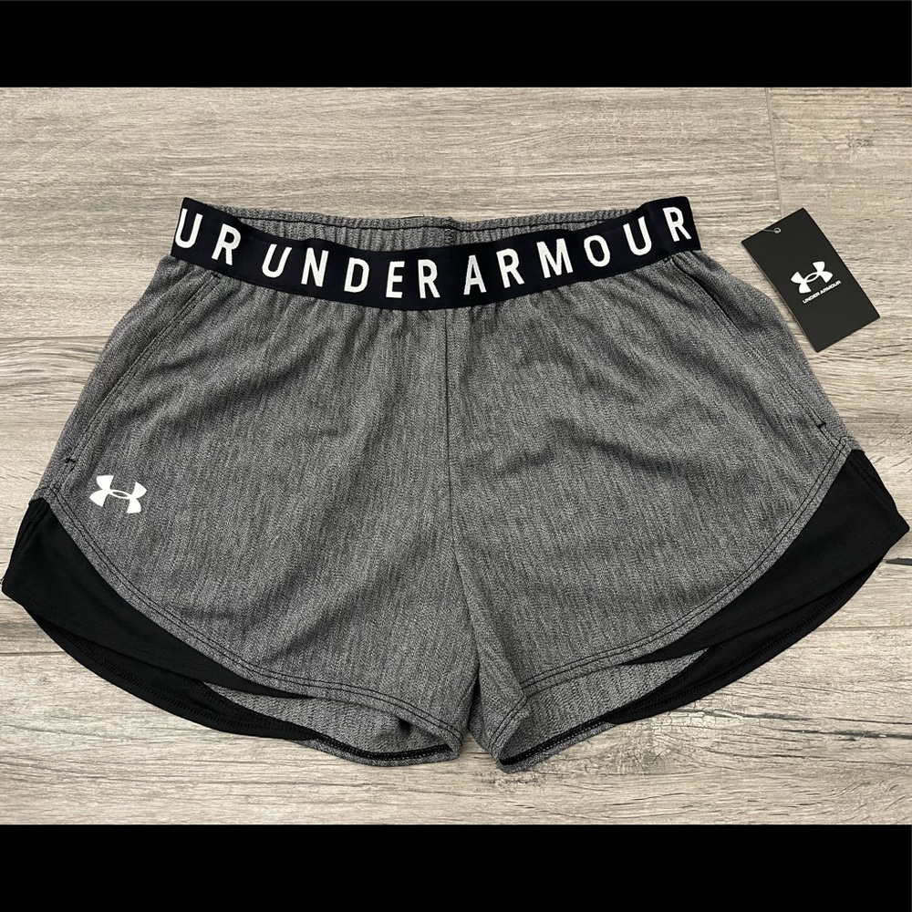 Under Armour Women’s Loose Heatgear Athletic Performance Shorts Size S
